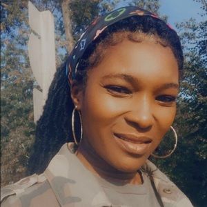 Meet your Posher, Katina